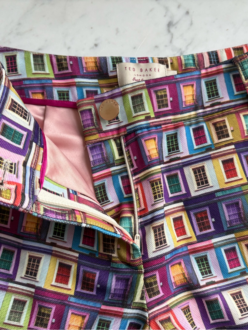Ted Baker London Colorful Window Print Tailored Shorts Women’s Size 0 - Picture 7 of 10